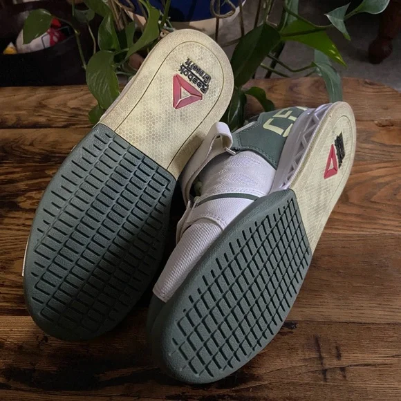 Reebok - Picture 4 of 4